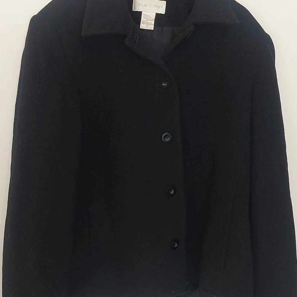 Blazer - Picture 3 of 4